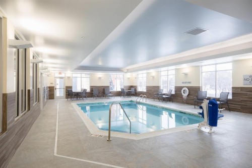 Fairfield Inn & Suites by Marriott Northfield - image 4