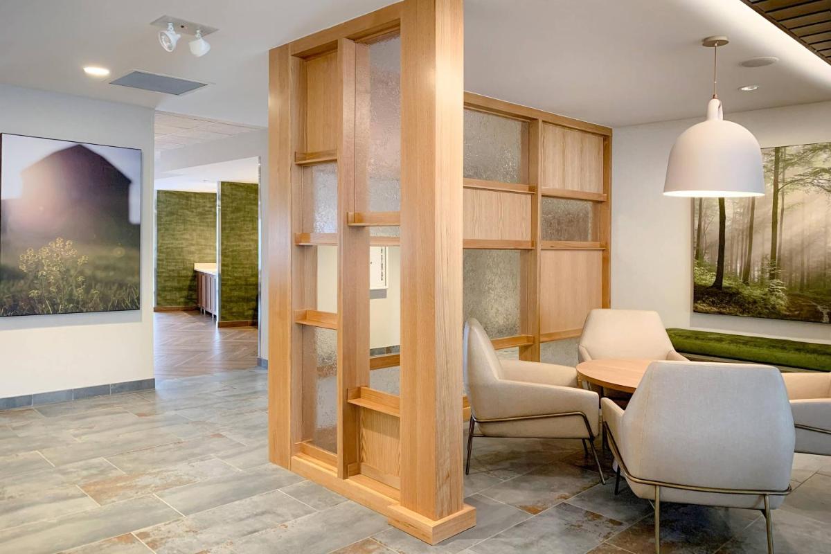 Fairfield Inn & Suites by Marriott Northfield - image 6