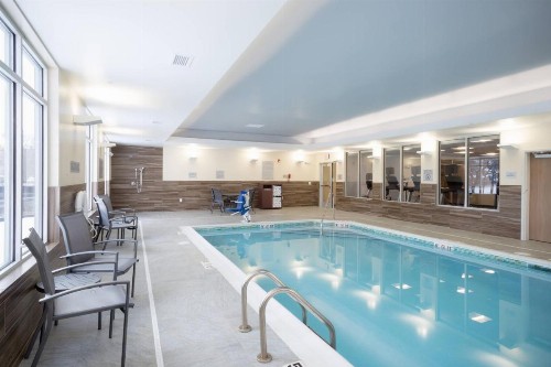Fairfield Inn & Suites by Marriott Northfield - image 7