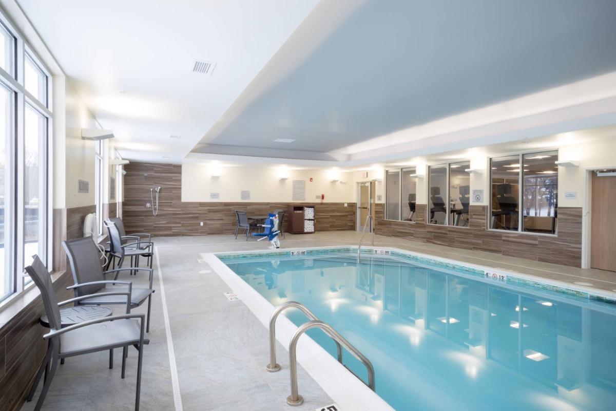 Fairfield Inn & Suites by Marriott Northfield - image 7