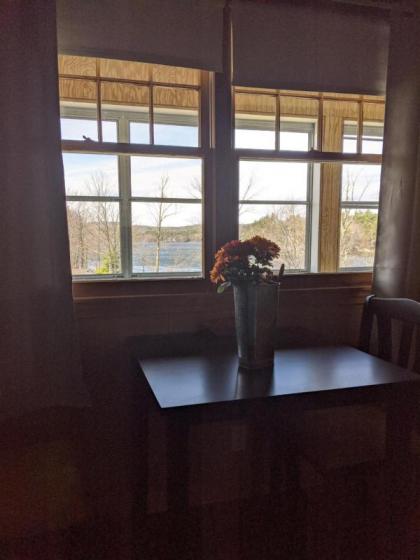 Lake Shore Farm Inn