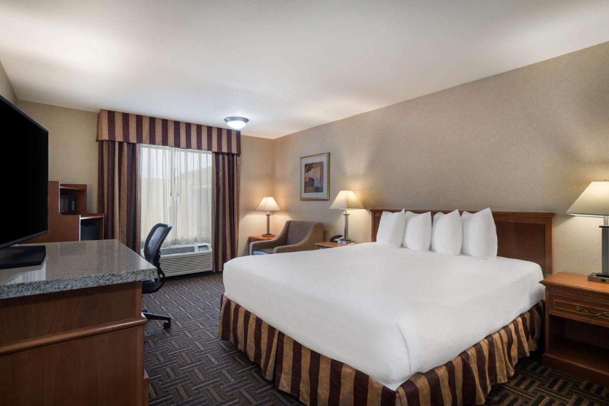 Best Western Norwalk Inn - image 2