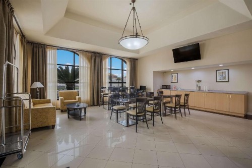 Best Western Norwalk Inn - image 36