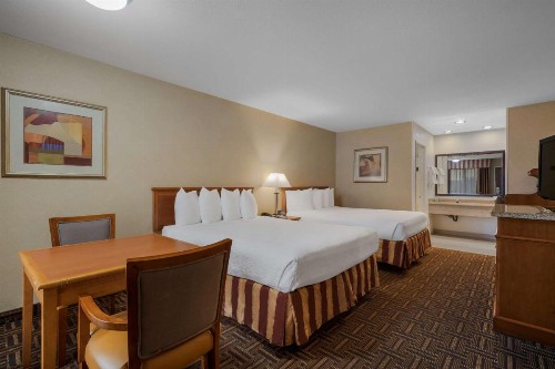 Best Western Norwalk Inn - image 8