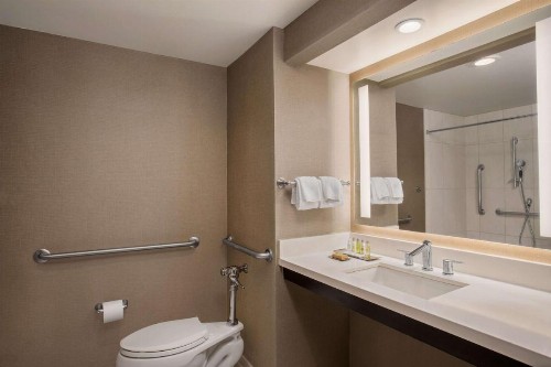 DoubleTree by Hilton Los Angeles Norwalk - image 28
