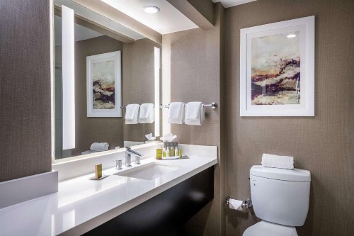 DoubleTree by Hilton Los Angeles Norwalk - image 32