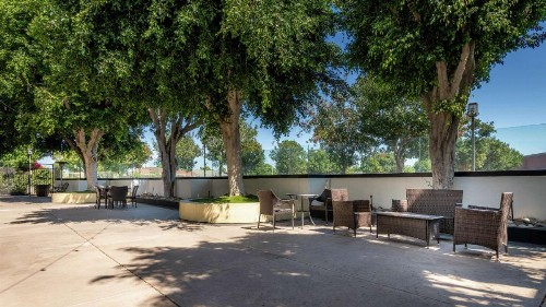 DoubleTree by Hilton Los Angeles Norwalk - image 8