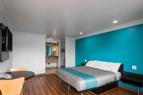 Motel 6-Norwalk CA - image 12