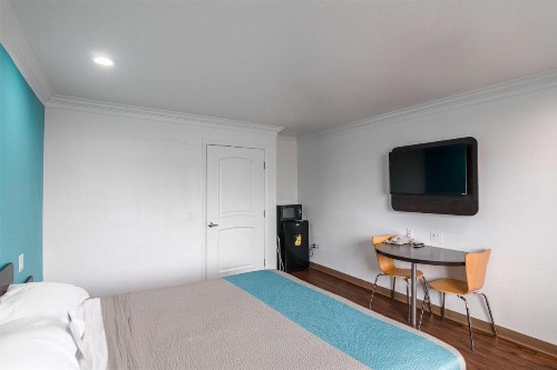Motel 6-Norwalk CA - image 17