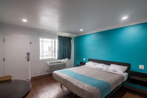 Motel 6-Norwalk CA - image 19