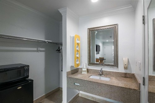 Motel 6-Norwalk CA - image 28