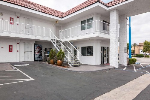 Motel 6-Norwalk CA - image 3