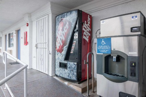 Motel 6-Norwalk CA - image 35