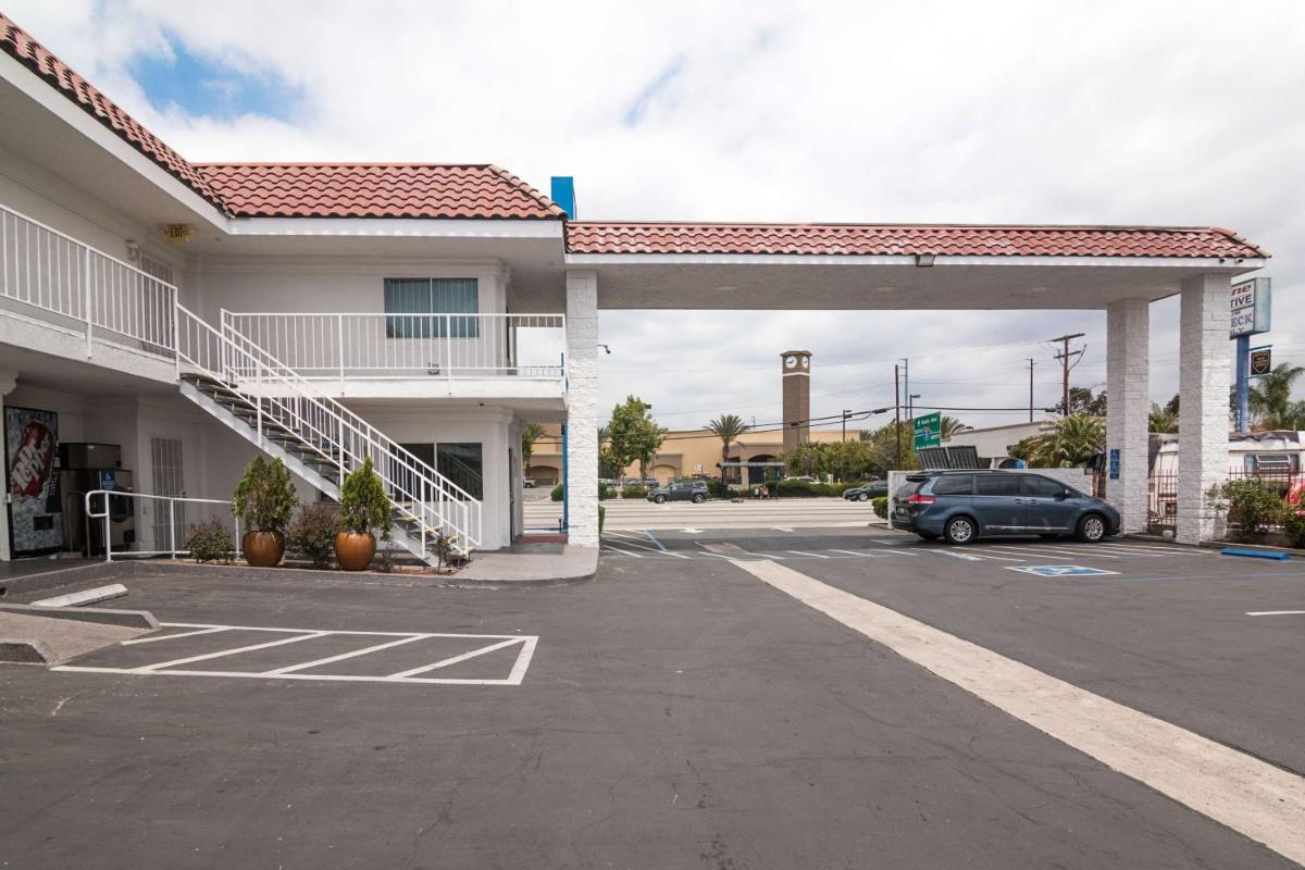 Motel 6-Norwalk CA - image 4