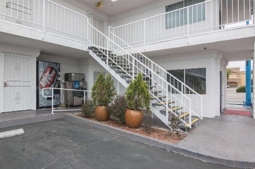 Motel 6-Norwalk CA - image 7