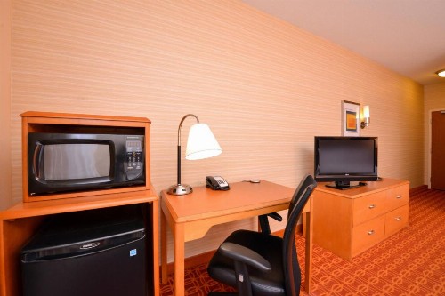 Fairfield Inn & Suites White Marsh - image 11