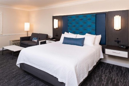 Best Western Plus Novato Oaks Inn - image 14