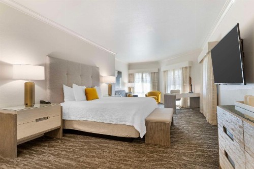 Best Western Plus Novato Oaks Inn - image 17