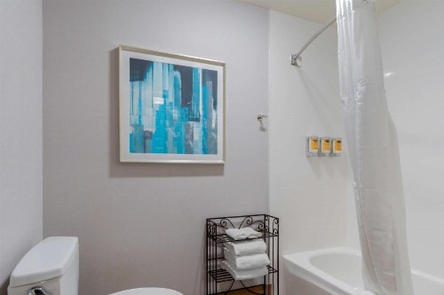 Best Western Plus Novato Oaks Inn - image 25