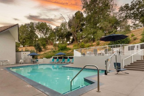 Best Western Plus Novato Oaks Inn - image 48