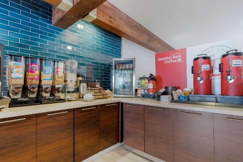 Best Western Plus Novato Oaks Inn - image 9