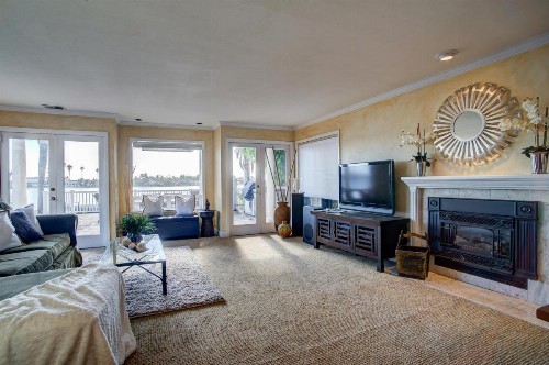 Four Bedroom Waterfront Home - image 2