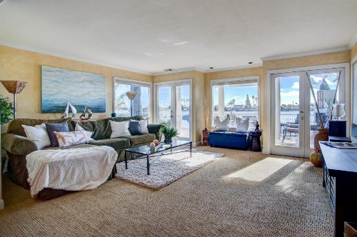Four Bedroom Waterfront Home - image 5