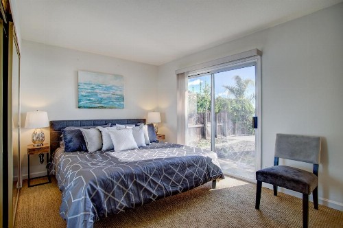 Four Bedroom Waterfront Home - image 6