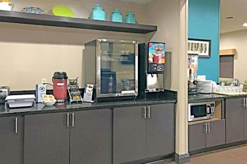 Best Western O'Fallon Hotel - image 7