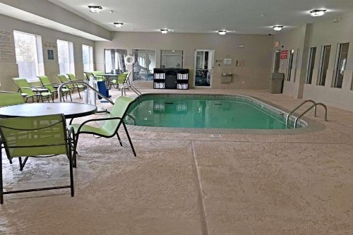 Best Western O'Fallon Hotel - image 8