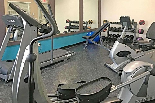 Best Western O'Fallon Hotel - image 9