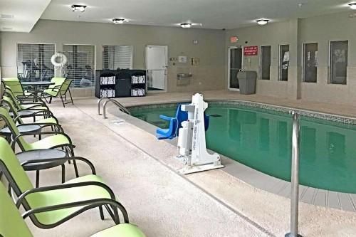 Best Western O'Fallon Hotel - image 4
