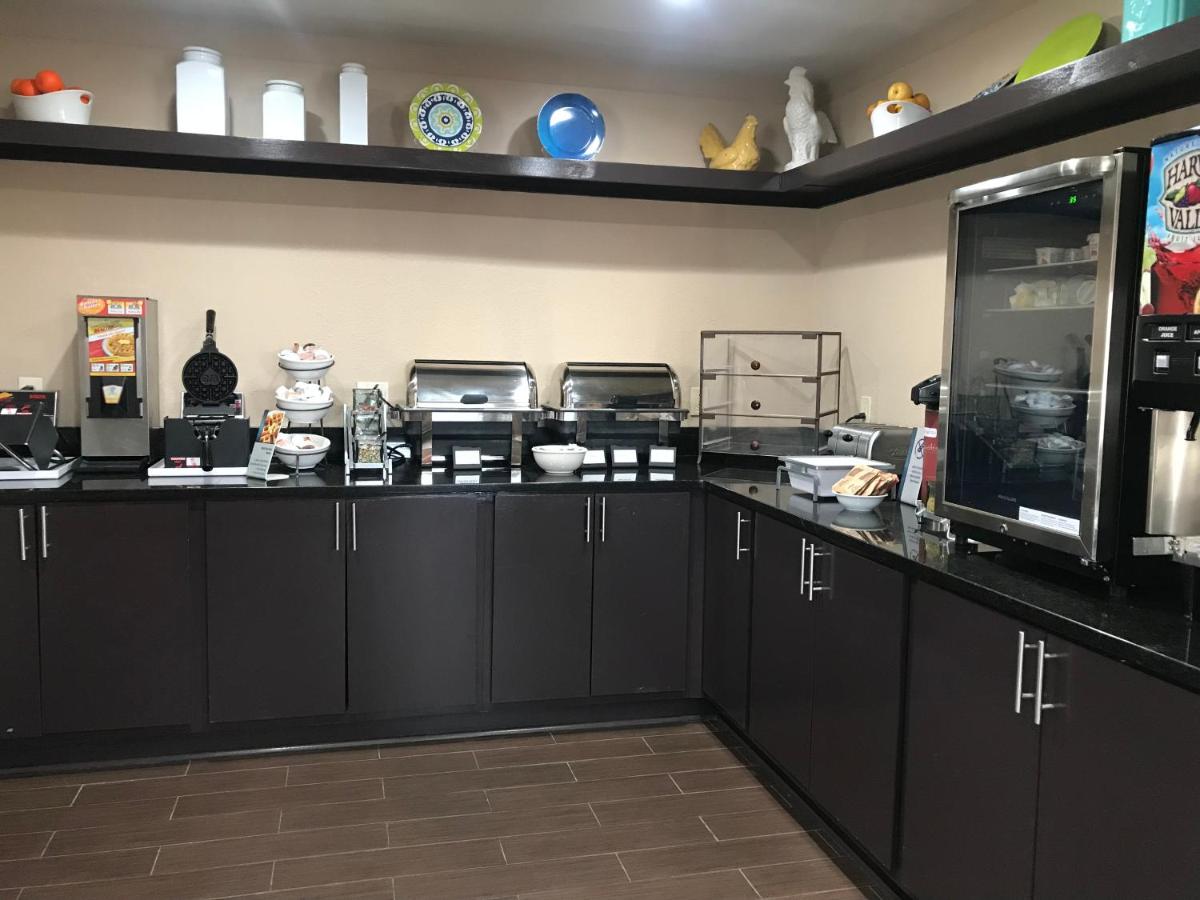 Best Western O'Fallon Hotel - image 5