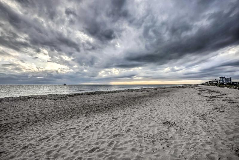 Pet-Friendly Home - A Block to Oak Island Beach! - main image