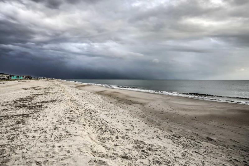 Pet-Friendly Home - A Block to Oak Island Beach! - image 4