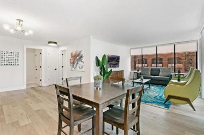 Bright Bold and Bespoke 1-Bedroom Abode in Oak Park