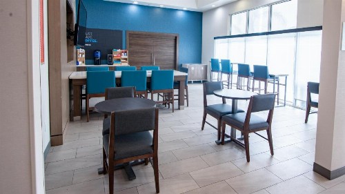 Holiday Inn Express Oakdale an IHG Hotel - image 30