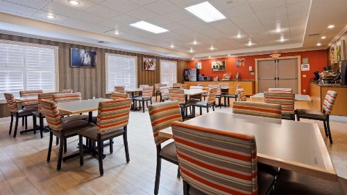 Best Western Plus Rama Inn & Suites - image 13