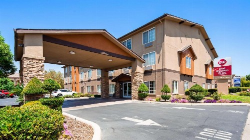 Best Western Plus Rama Inn & Suites - image 20