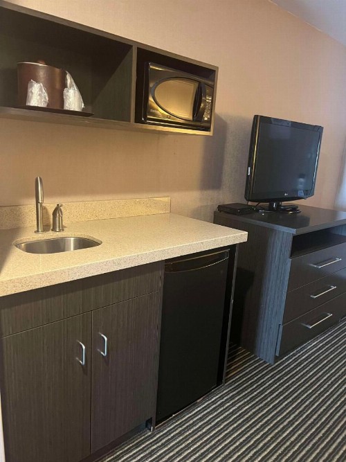 Best Western Plus Rama Inn & Suites - image 34