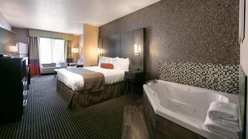 Best Western Plus Rama Inn & Suites - image 37
