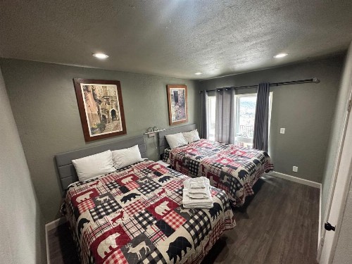 Mountain Trail Lodge and Vacation Rentals - image 17