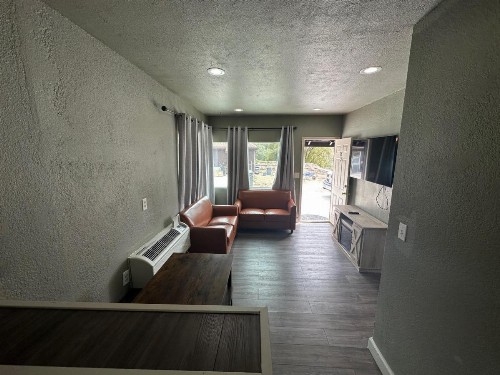 Mountain Trail Lodge and Vacation Rentals - image 18
