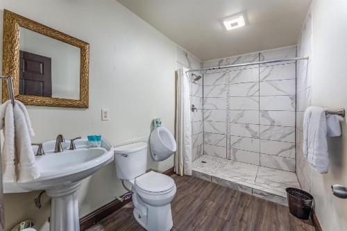 Mountain Trail Lodge and Vacation Rentals - image 39