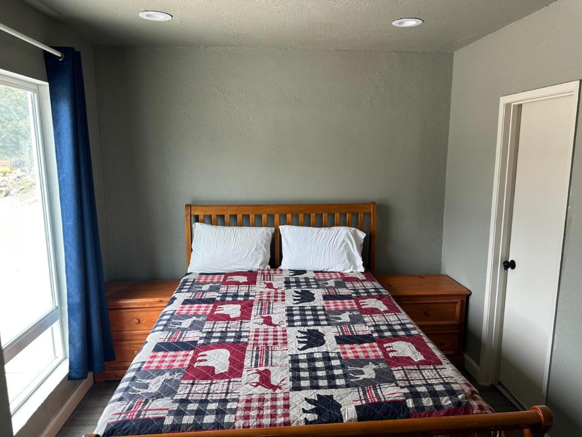 Mountain Trail Lodge and Vacation Rentals - image 6