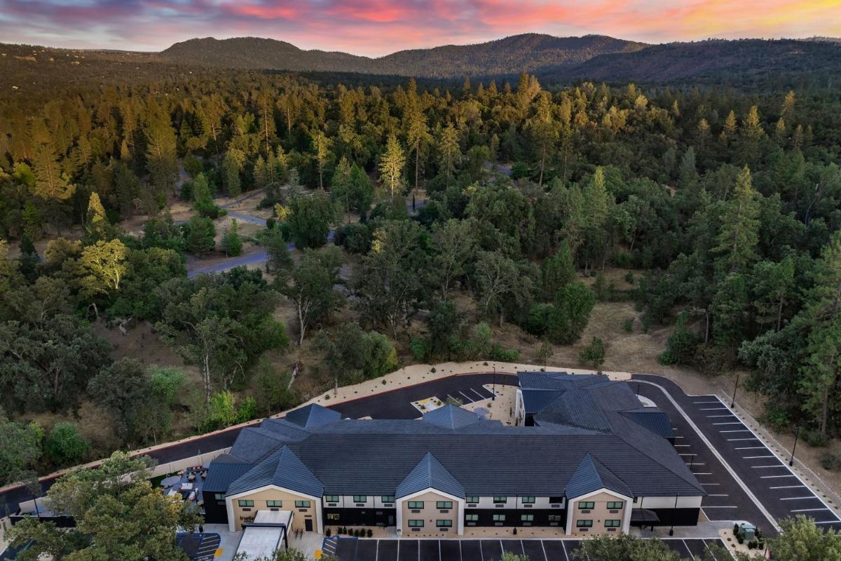 Vista Yosemite Inn Oakhurst - image 2