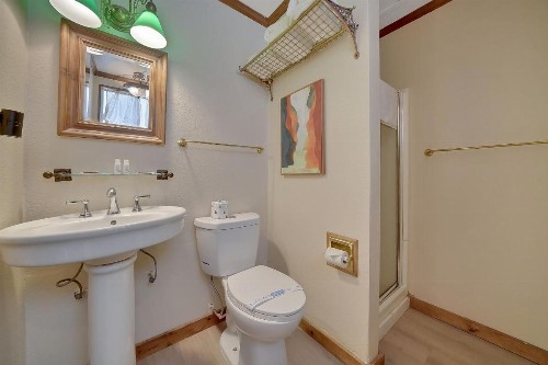 Narrow Gauge Inn - image 37