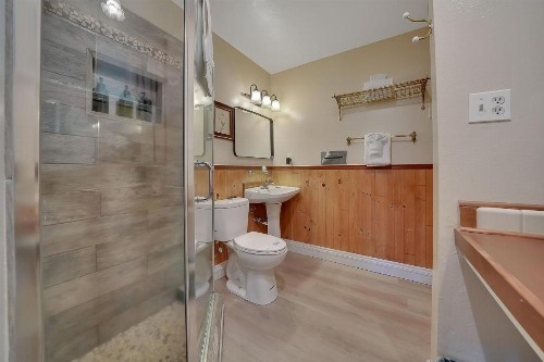 Narrow Gauge Inn - image 43