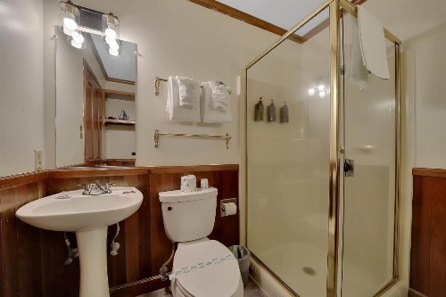 Narrow Gauge Inn - image 48
