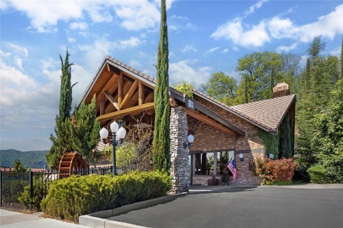 Best Western Plus Yosemite Gateway Inn - image 11